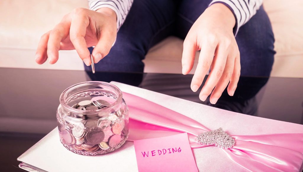 How Can a Wedding Planner Save Your Money?